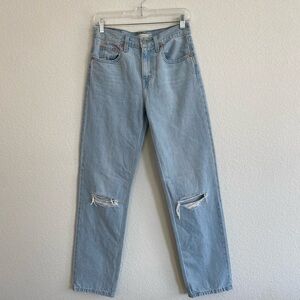 NWOT! Levi’s Low Pro Mid Rise Lightweight Light Wash Distressed Loose Jeans 25